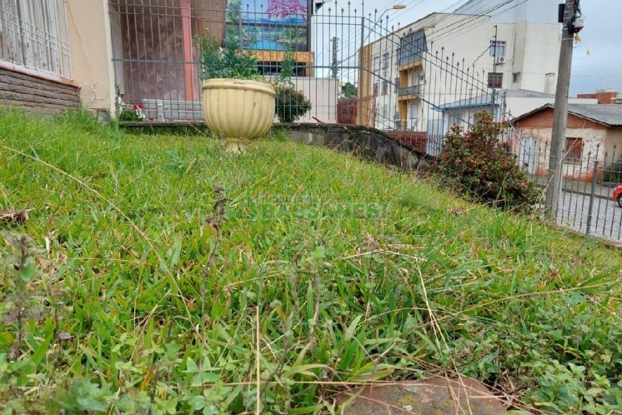 Casa Comercial com 270m², 3 dormitórios, 3 vagas, no bairro Centro em Caxias do Sul para Alugar