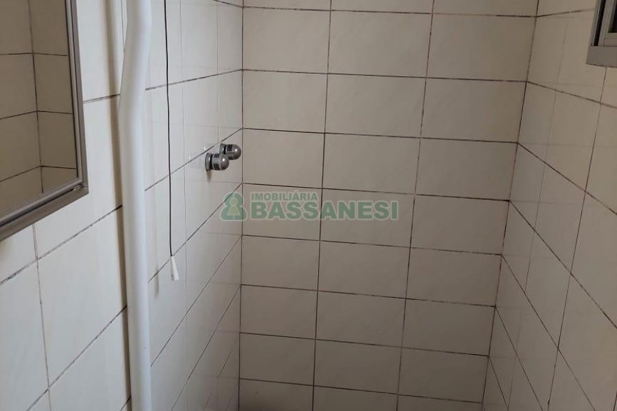 Casa Comercial com 270m², 3 dormitórios, 3 vagas, no bairro Centro em Caxias do Sul para Alugar