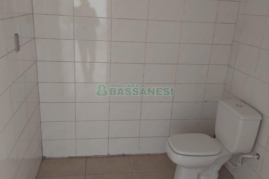 Casa Comercial com 270m², 3 dormitórios, 3 vagas, no bairro Centro em Caxias do Sul para Alugar