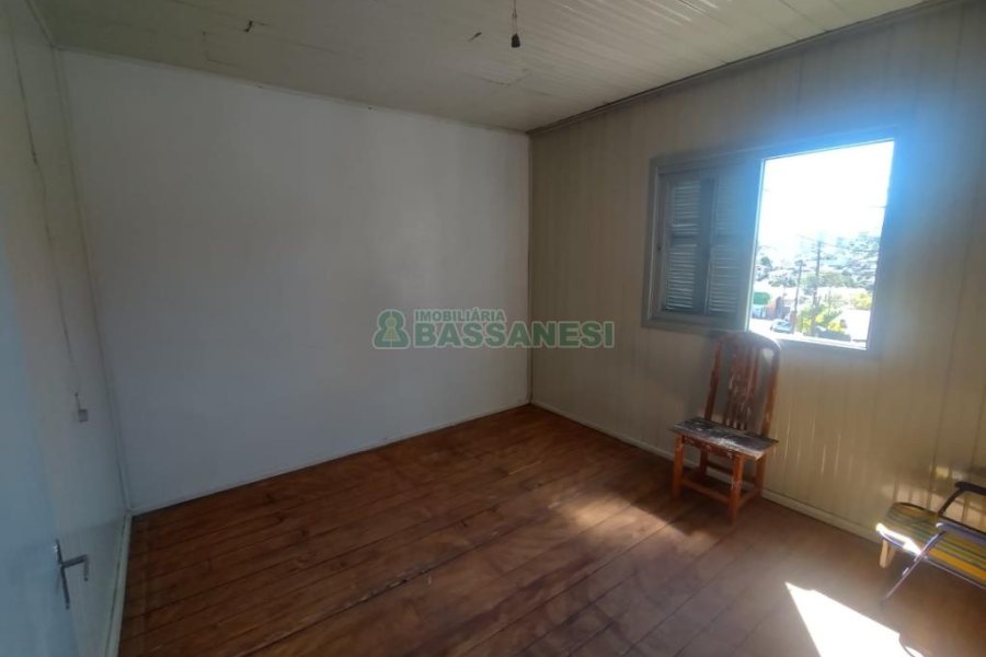 Casa com 95m², 3 dormitórios, 1 vaga, no bairro Rio Branco em Caxias do Sul para Comprar