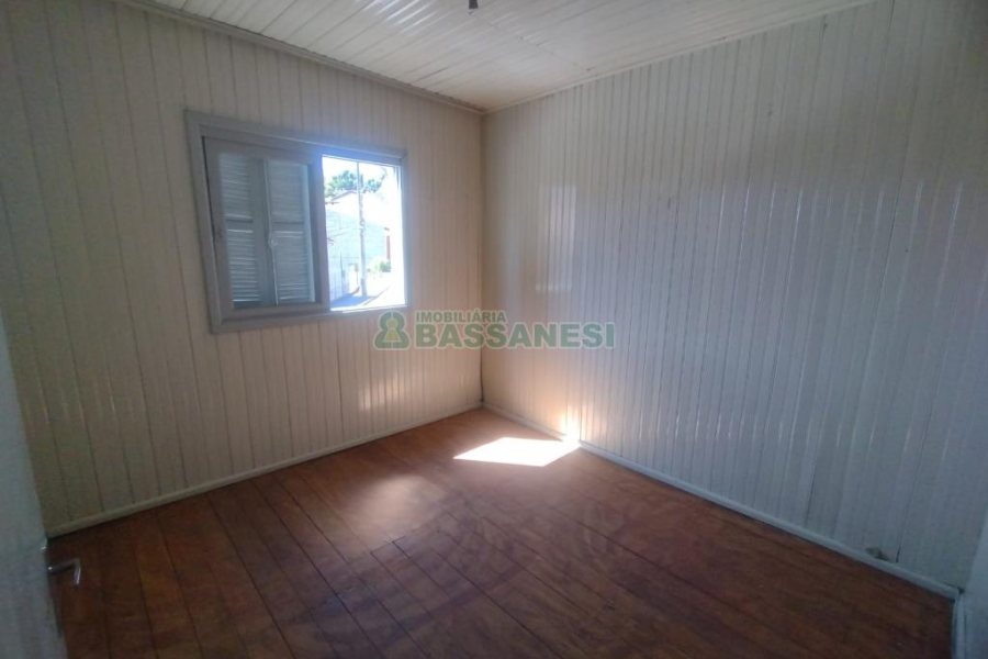 Casa com 95m², 3 dormitórios, 1 vaga, no bairro Rio Branco em Caxias do Sul para Comprar