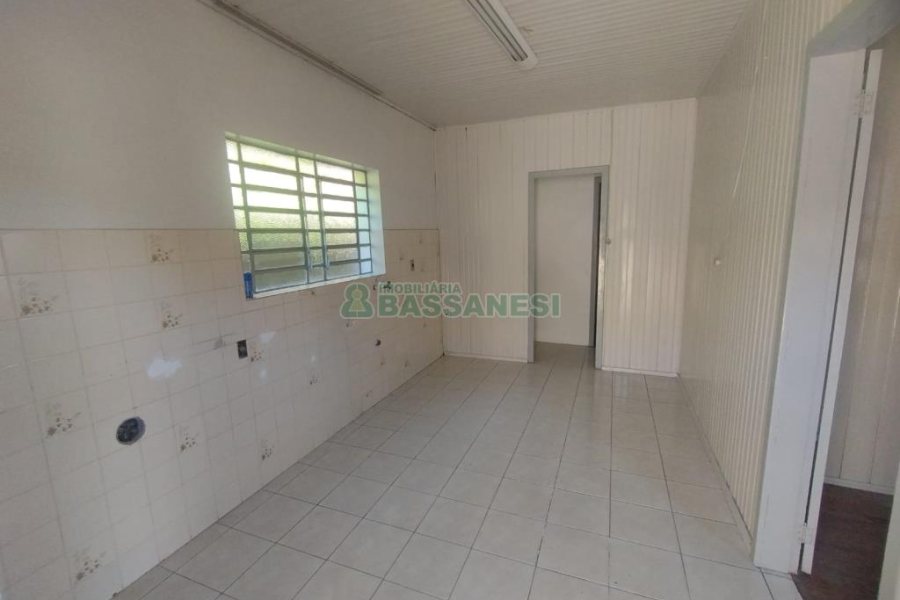 Casa com 95m², 3 dormitórios, 1 vaga, no bairro Rio Branco em Caxias do Sul para Comprar