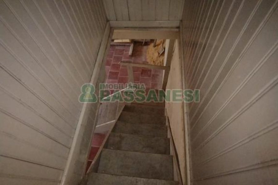 Casa com 95m², 3 dormitórios, 1 vaga, no bairro Rio Branco em Caxias do Sul para Comprar
