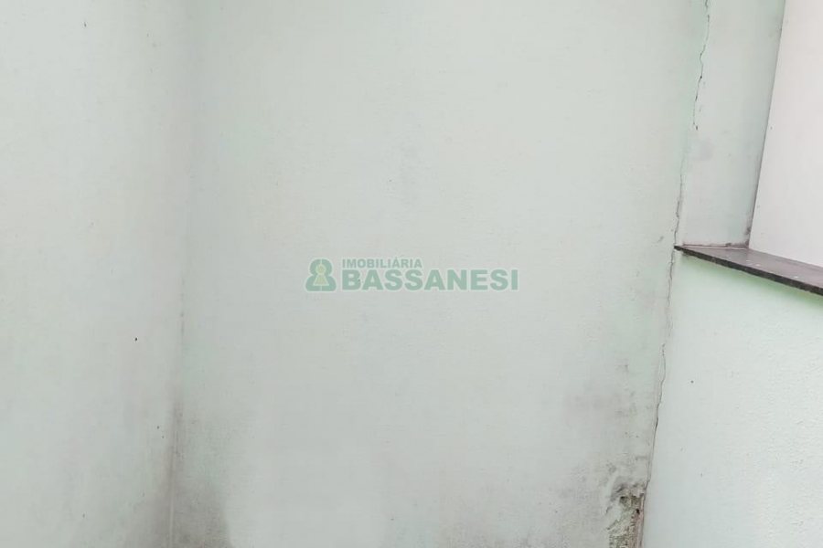 Loja com 204m², 1 vaga, no bairro Madureira em Caxias do Sul para Comprar