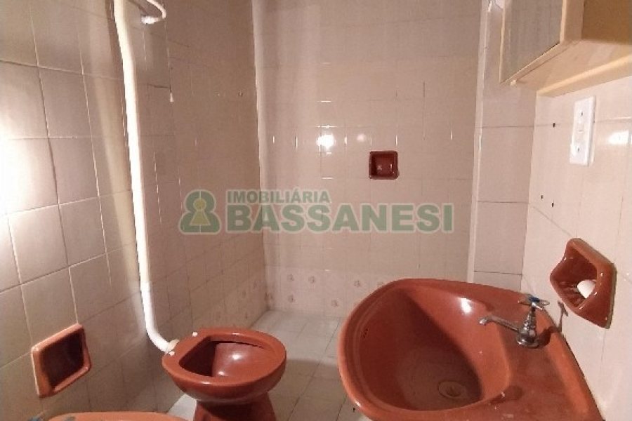 Loja com 100m², no bairro São José em Caxias do Sul para Alugar
