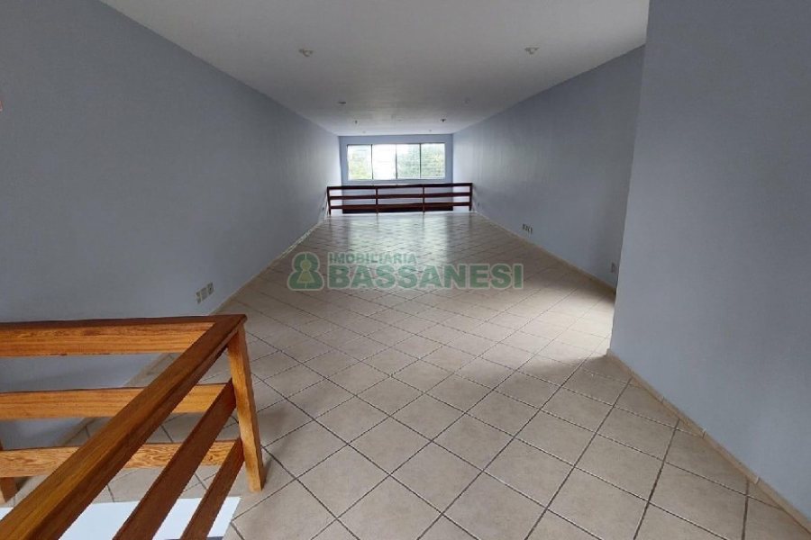 Loja com 130m², no bairro Lourdes em Caxias do Sul para Alugar