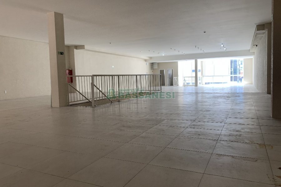 Loja com 480m², no bairro Centro em Caxias do Sul para Alugar