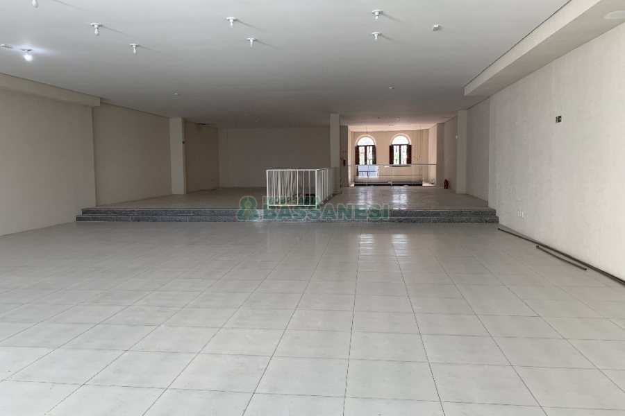 Loja com 480m², no bairro Centro em Caxias do Sul para Alugar