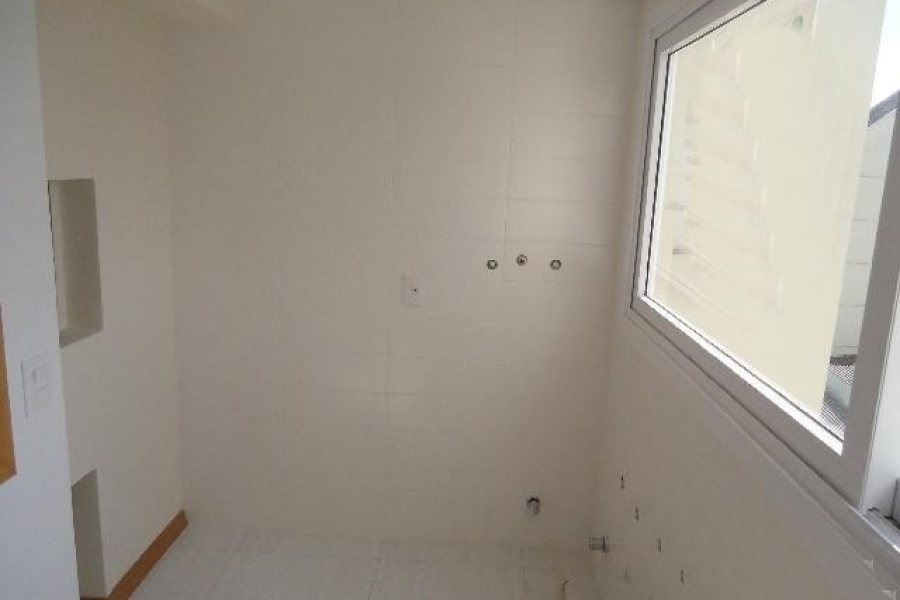 Apartamento com 74m², 2 dormitórios, 2 vagas, no bairro Madureira em Caxias do Sul para Alugar