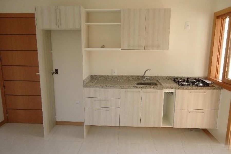 Apartamento com 74m², 2 dormitórios, 2 vagas, no bairro Madureira em Caxias do Sul para Alugar