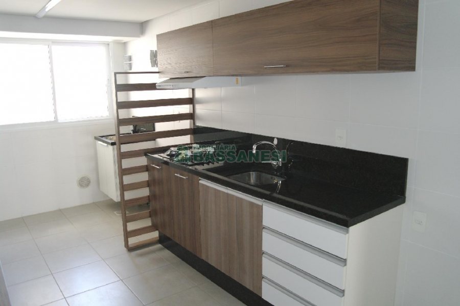 Apartamento com 114m², 3 dormitórios, 2 vagas, no bairro São Pelegrino em Caxias do Sul para Comprar
