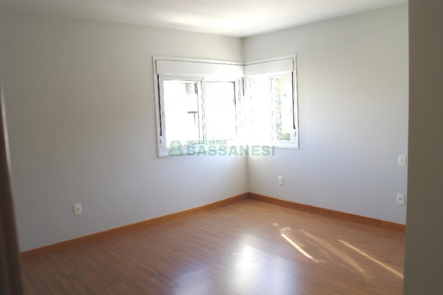 Apartamento com 114m², 3 dormitórios, 2 vagas, no bairro São Pelegrino em Caxias do Sul para Comprar