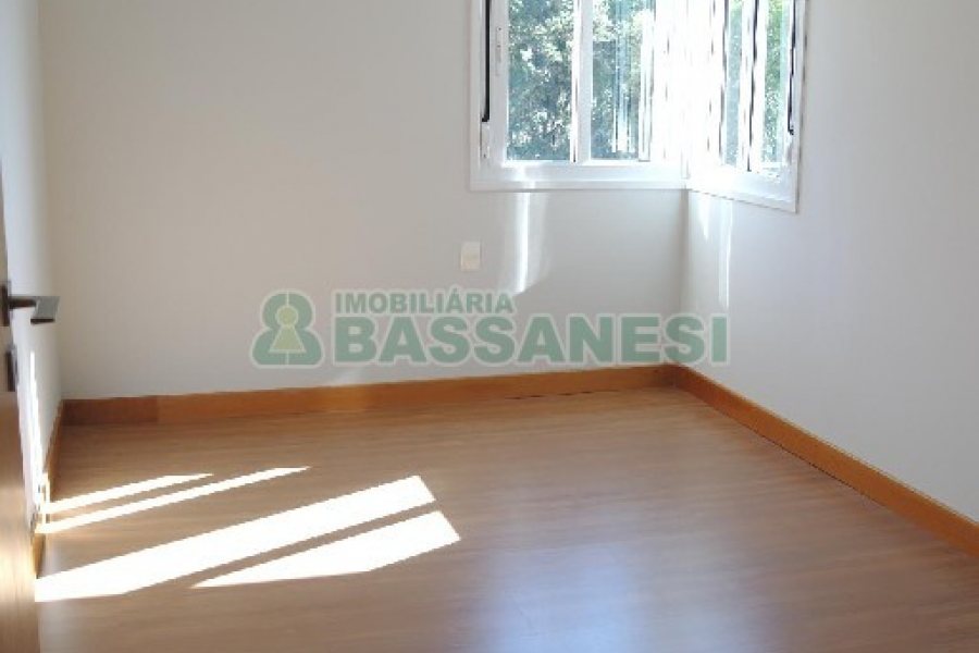 Apartamento com 114m², 3 dormitórios, 2 vagas, no bairro São Pelegrino em Caxias do Sul para Comprar