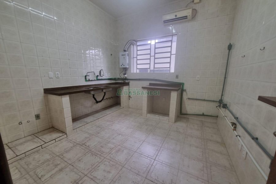 Casa Comercial com 142m², no bairro São Pelegrino em Caxias do Sul para Alugar