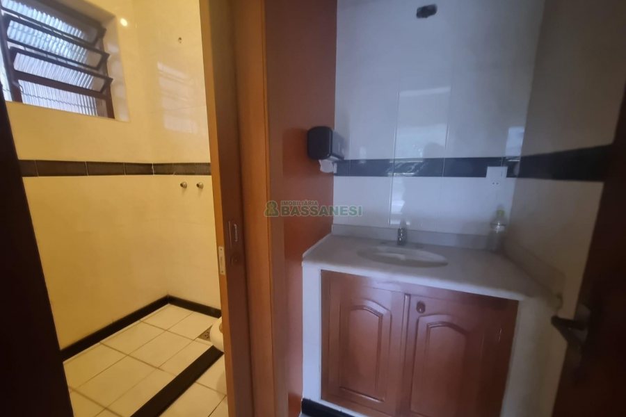 Casa Comercial com 142m², no bairro São Pelegrino em Caxias do Sul para Alugar