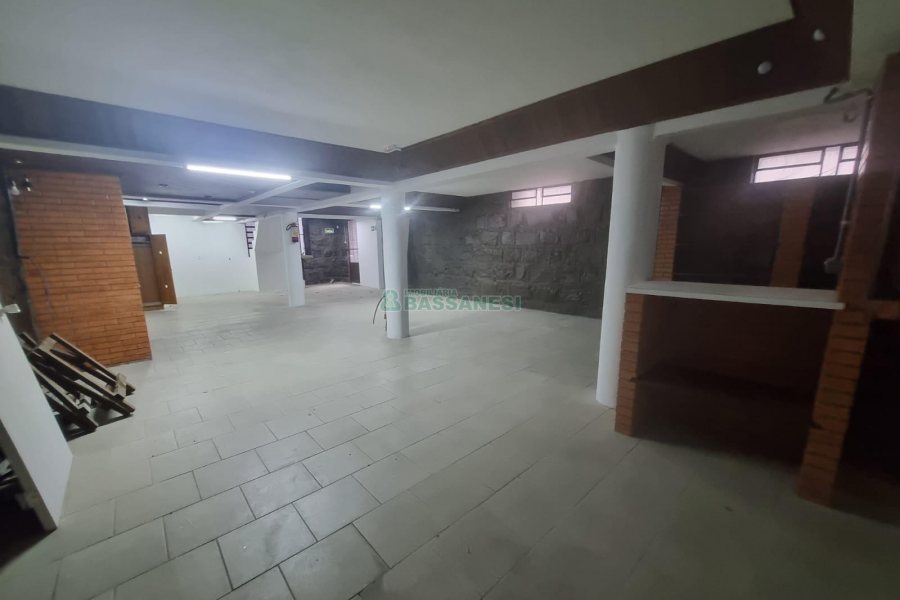 Casa Comercial com 90m², no bairro São Pelegrino em Caxias do Sul para Alugar
