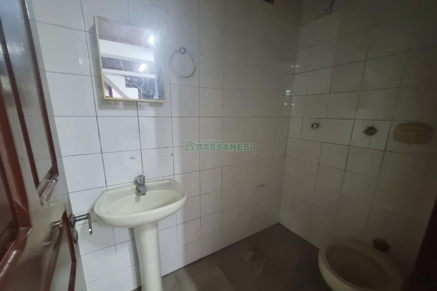 Casa Comercial com 90m², no bairro São Pelegrino em Caxias do Sul para Alugar