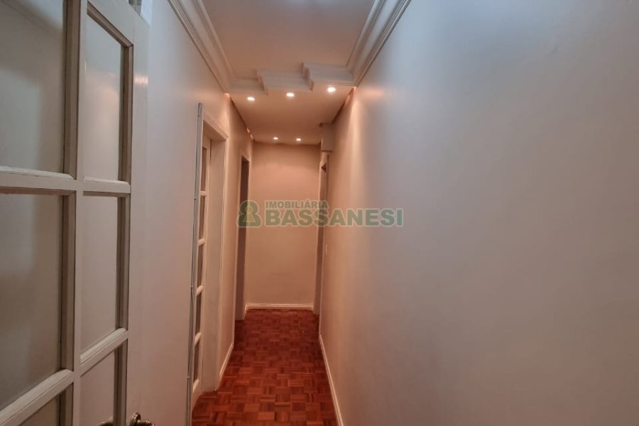 Apartamento com 110m², 2 dormitórios, 2 vagas, no bairro Centro em Caxias do Sul para Comprar