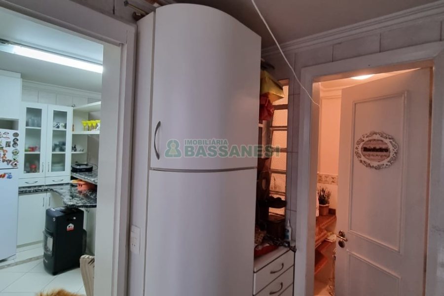 Apartamento com 110m², 2 dormitórios, 2 vagas, no bairro Centro em Caxias do Sul para Comprar