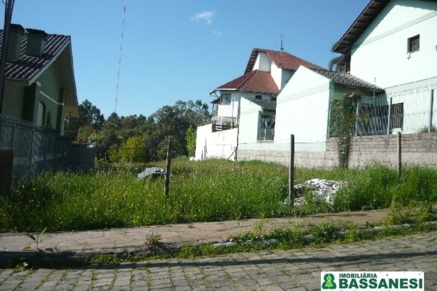 Terreno com 360m², no bairro Moinhos de Vento em Caxias do Sul para Comprar