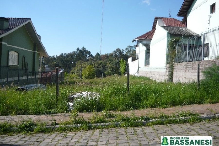 Terreno com 360m², no bairro Moinhos de Vento em Caxias do Sul para Comprar