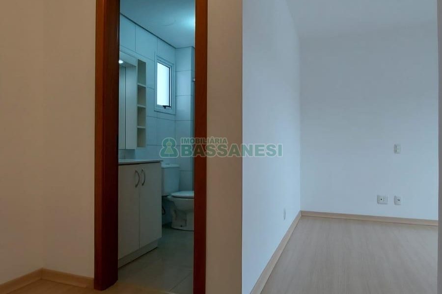 Apartamento com 90m², 3 dormitórios, 2 vagas, no bairro Sagrada Família em Caxias do Sul para Alugar