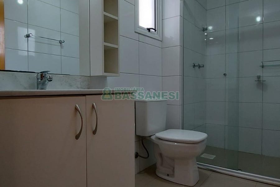 Apartamento com 90m², 3 dormitórios, 2 vagas, no bairro Sagrada Família em Caxias do Sul para Alugar