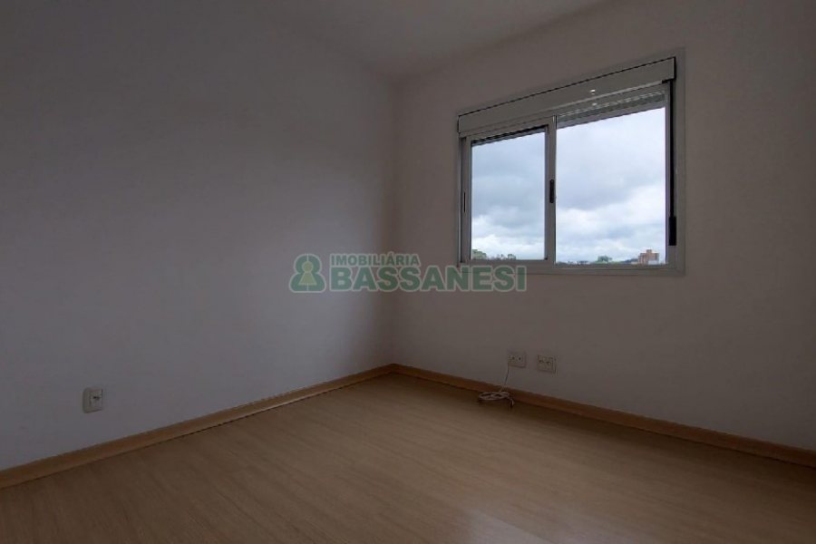 Apartamento com 90m², 3 dormitórios, 2 vagas, no bairro Sagrada Família em Caxias do Sul para Alugar