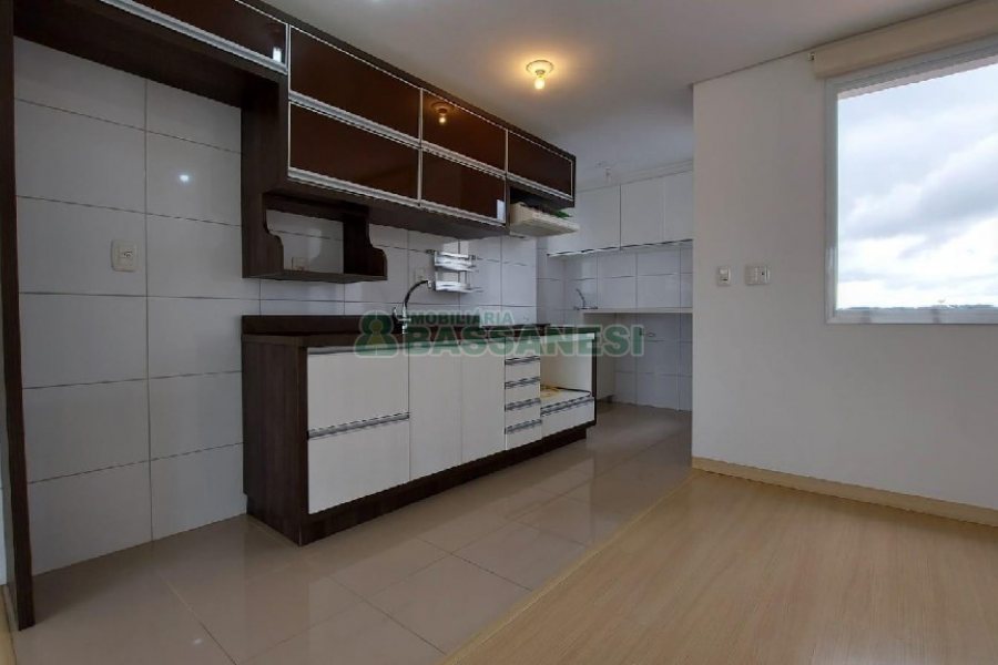 Apartamento com 90m², 3 dormitórios, 2 vagas, no bairro Sagrada Família em Caxias do Sul para Alugar