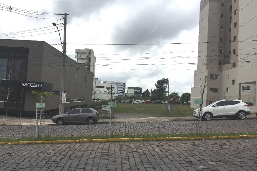 Loja com 690m², no bairro Villagio Iguatemi em Caxias do Sul para Alugar