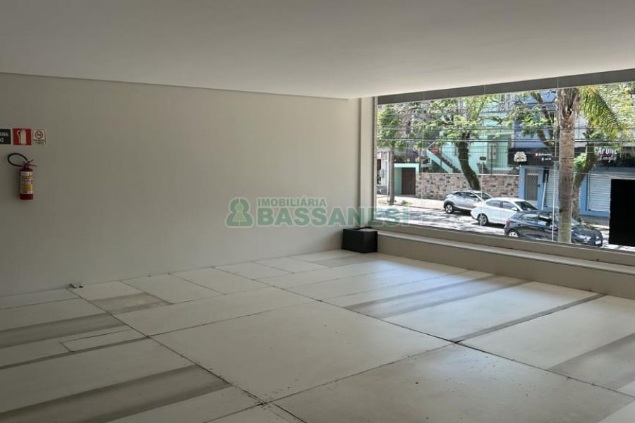 Loja com 210m², no bairro Pio X em Caxias do Sul para Alugar