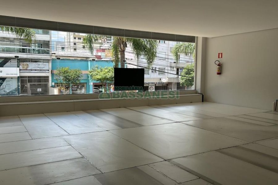 Loja com 210m², no bairro Pio X em Caxias do Sul para Alugar