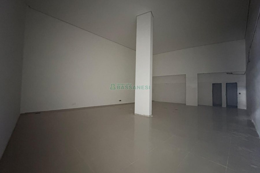 Loja com 300m², no bairro Pio X em Caxias do Sul para Alugar