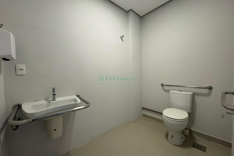 Loja com 300m², no bairro Pio X em Caxias do Sul para Alugar