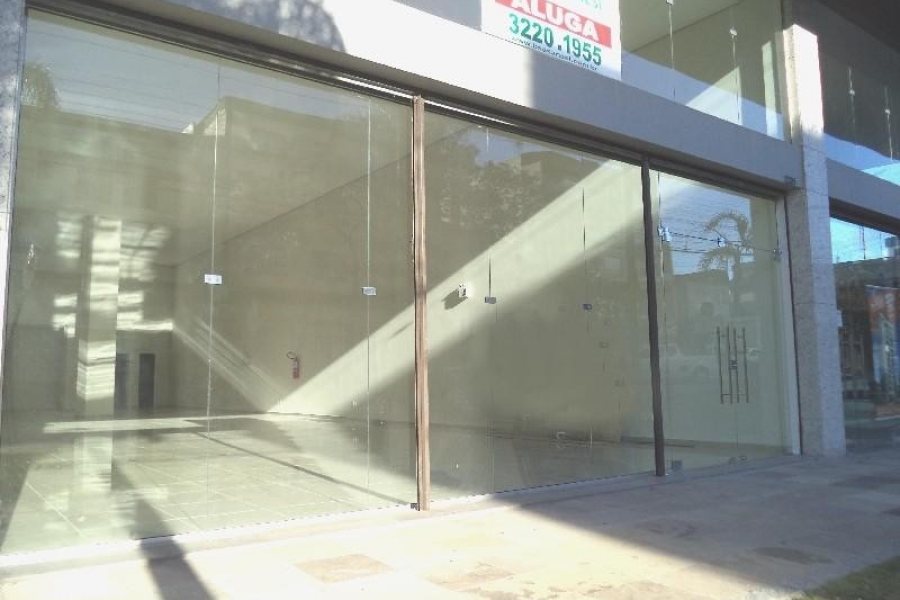 Loja com 210m², no bairro Pio X em Caxias do Sul para Alugar