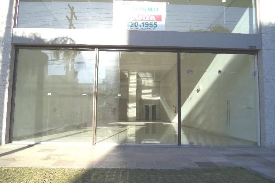 Loja com 210m², no bairro Pio X em Caxias do Sul para Alugar