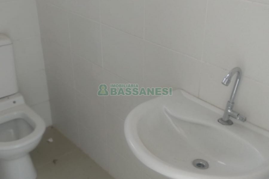 Loja com 312m², no bairro Pio X em Caxias do Sul para Alugar