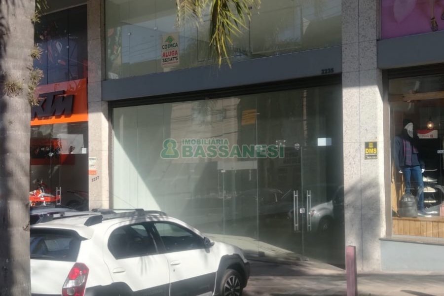 Loja com 312m², no bairro Pio X em Caxias do Sul para Alugar