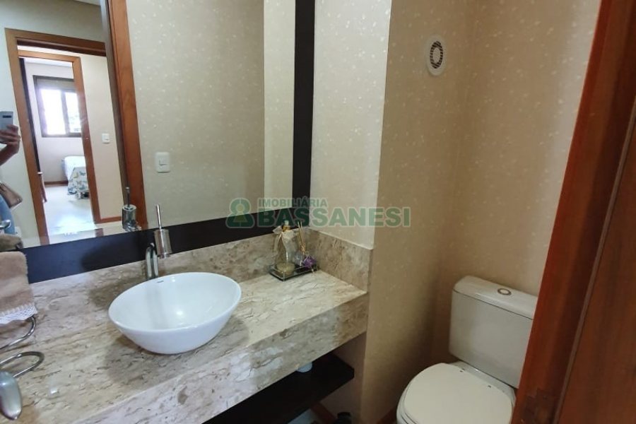 Apartamento com 156m², 3 dormitórios, 3 vagas, no bairro Sanvitto em Caxias do Sul para Alugar ou Comprar