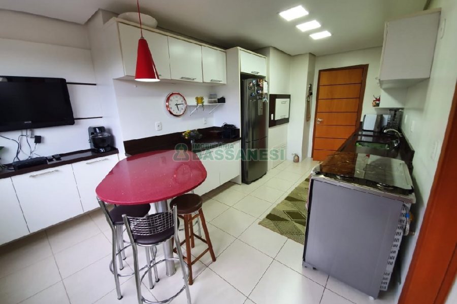 Apartamento com 156m², 3 dormitórios, 3 vagas, no bairro Sanvitto em Caxias do Sul para Alugar ou Comprar