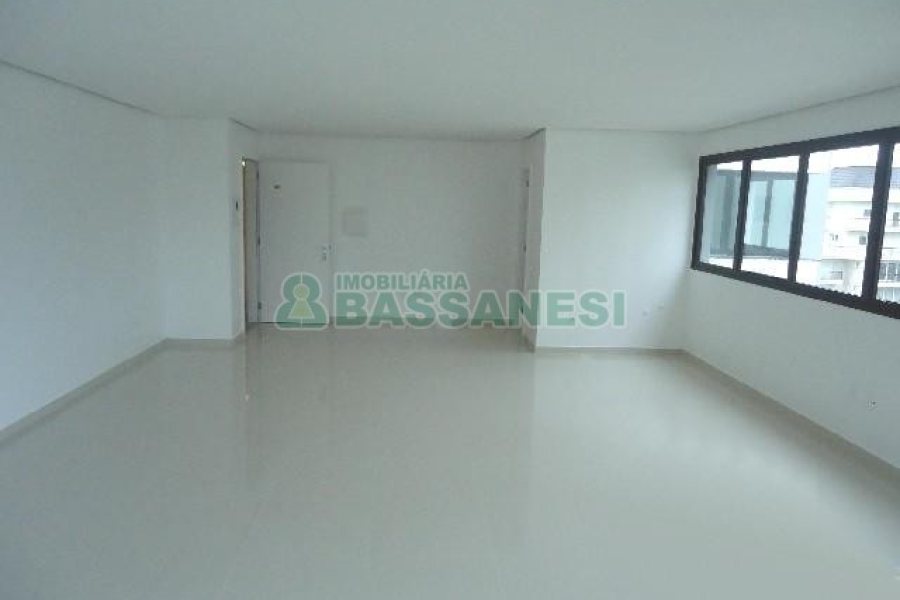 Sala com 60m², 1 vaga, no bairro Centro em Caxias do Sul para Comprar