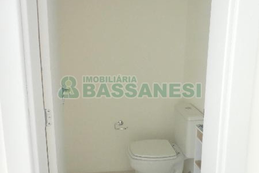 Sala com 42m², 1 vaga, no bairro Panazzolo em Caxias do Sul para Alugar
