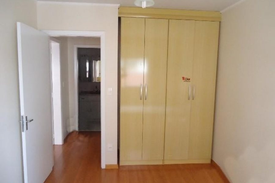 Apto Mobiliado com 61m², 2 dormitórios, 1 vaga, no bairro Centro em Caxias do Sul para Comprar