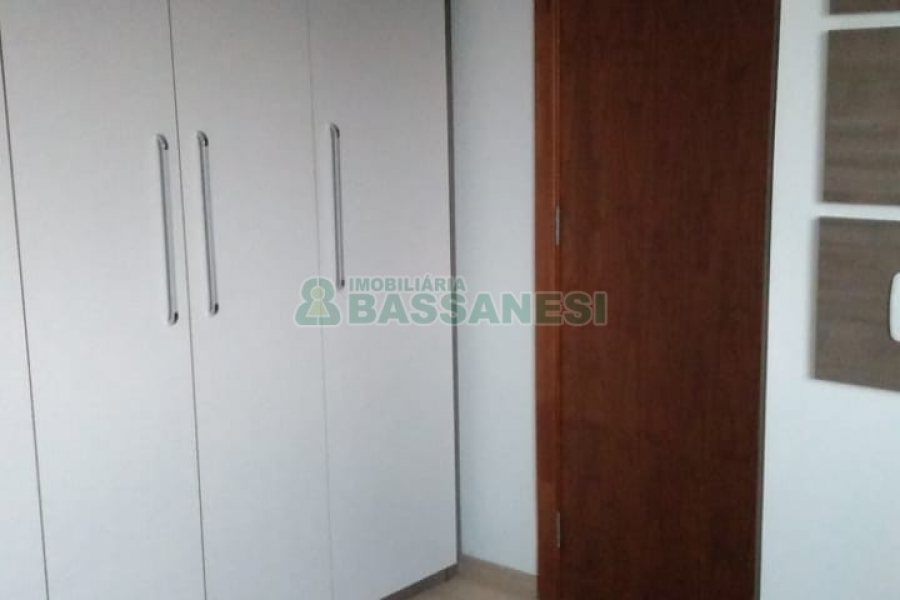 Apartamento com 49m², 2 dormitórios, 2 vagas, no bairro Jardim Eldorado em Caxias do Sul para Comprar
