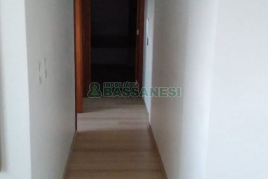 Apartamento com 49m², 2 dormitórios, 2 vagas, no bairro Jardim Eldorado em Caxias do Sul para Comprar