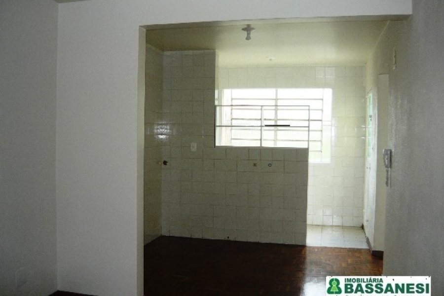Sobrado com 93m², 3 dormitórios, 1 vaga, no bairro Bela Vista em Caxias do Sul para Comprar