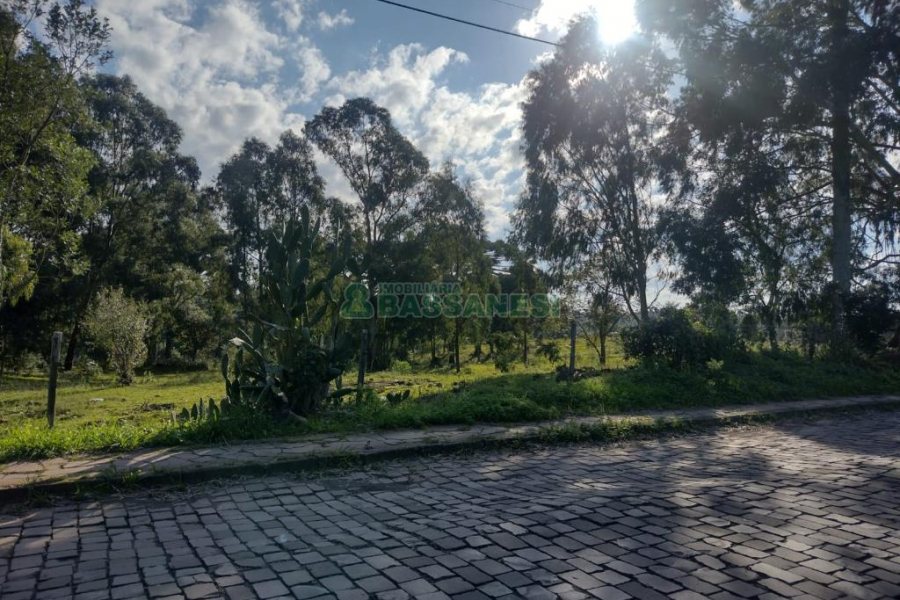 Terreno com 60055m², no bairro Mariland em Caxias do Sul para Comprar
