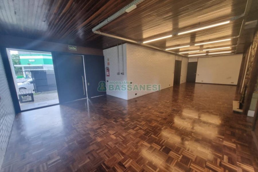 Casa com 300m², 4 dormitórios, 4 vagas, no bairro Centro em Caxias do Sul para Alugar ou Comprar