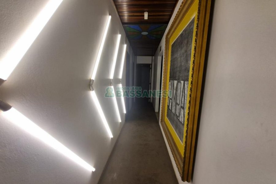 Casa com 300m², 4 dormitórios, 4 vagas, no bairro Centro em Caxias do Sul para Alugar ou Comprar