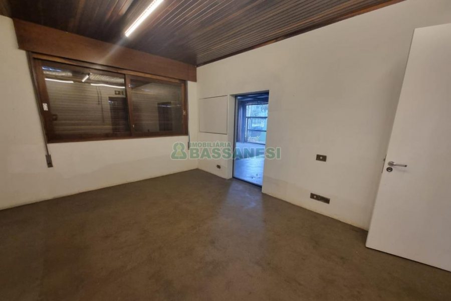 Casa com 300m², 4 dormitórios, 4 vagas, no bairro Centro em Caxias do Sul para Alugar ou Comprar